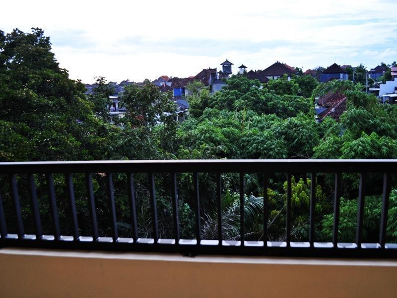 Hotel The Paica Denpasar Esterno foto